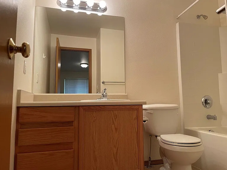 1525 Maple St — Photo 8