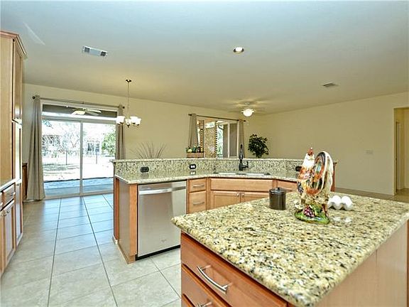 5th image of 108 Dandelion Dr