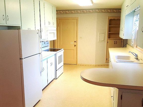 5th image of 40 Sunflower Ave