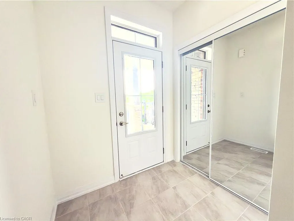 3 bed, 2.5 bath, 1449 sqft, $2,799 — Photo 3