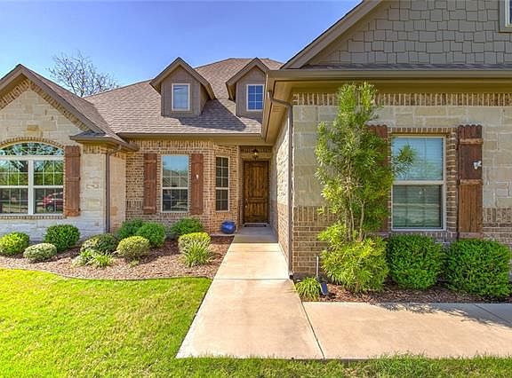 4th image of 5703 Medinah Dr
