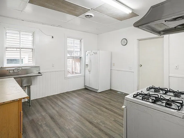 52 Calumet St #2 — Photo 10