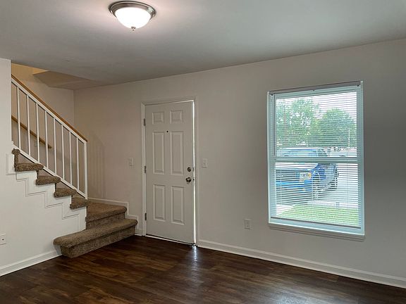 4th image of 2341 Carmine St APT 6