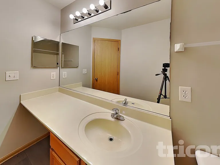 719 S Bayles Dr — Photo 7