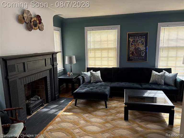 4468 Grayton St — Photo 2
