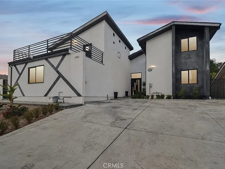 17465 Tuscan Dr — Photo 38