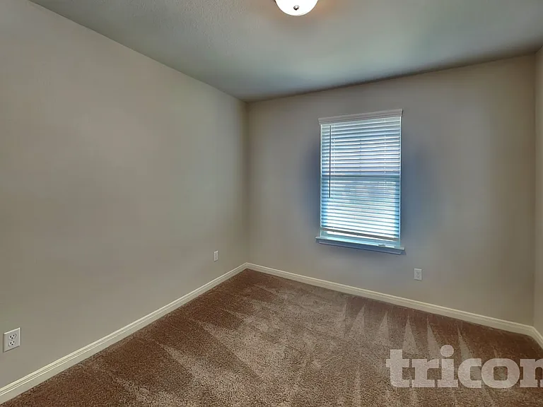 5806 Nyla Way — Photo 9