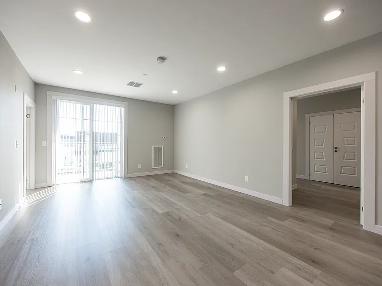 Taj Estates of Franklin — Photo 12