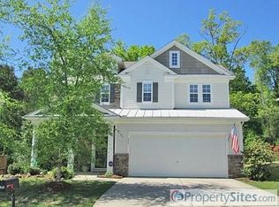 525 Pebblestone Dr, Durham, NC 27703