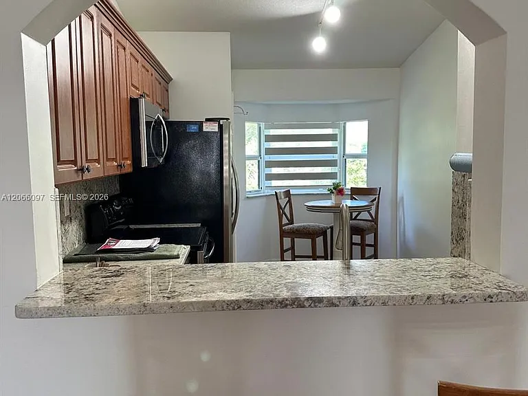 2920 SE 12th Rd #203-30 — Photo 10