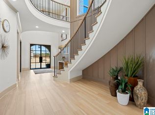 1963 Warrington Rd, Birmingham, AL 35223