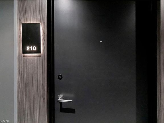 3rd image of 5 Wellington St S #210