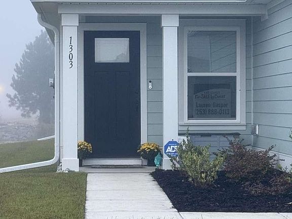 3rd image of 1303 King Oaks Loop