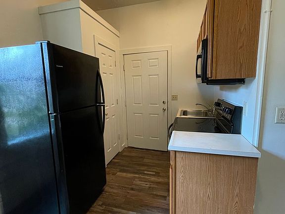 2nd image of 206 S 6th St #4