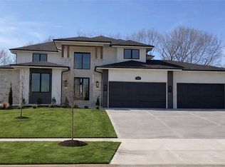 9606 W 175th St, Overland Park, KS 66221