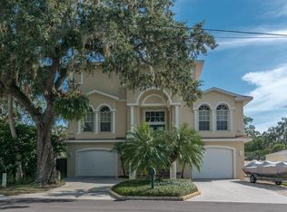 5660 Riverview Dr, New Port Richey, FL 34652