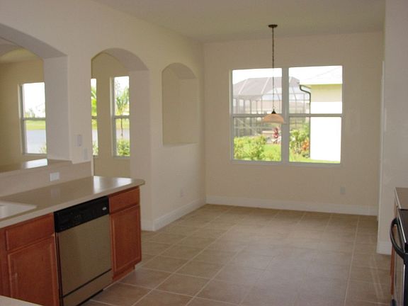 5th image of 1239 Tan Oak Pl