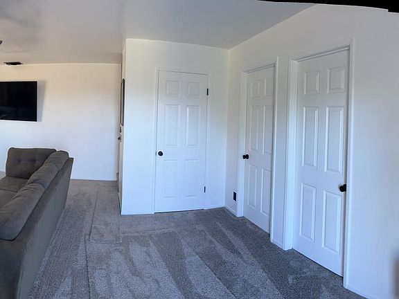 5th image of 13303 Hillcrest Dr