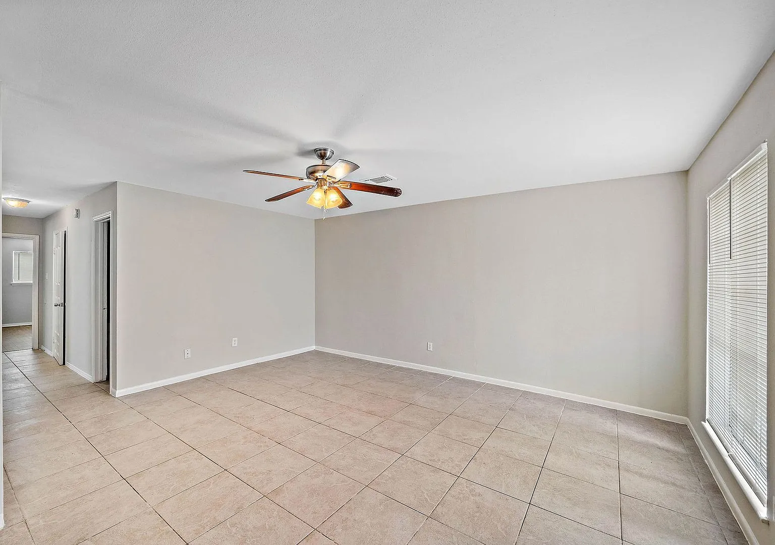 Spacious 3-Bedroom, 2-Bath Home with Modern Comfort — Photo 4