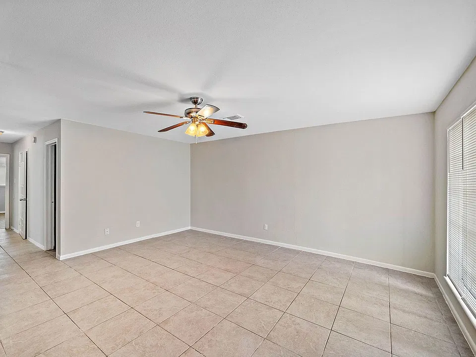 3236 Scotch Moss Ln