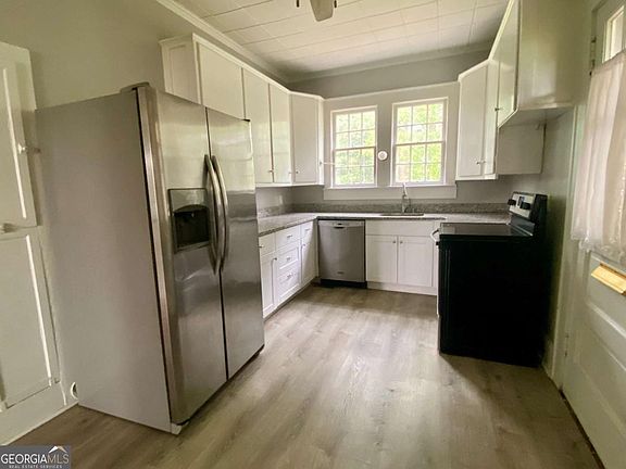 4th image of 44 W Howell St