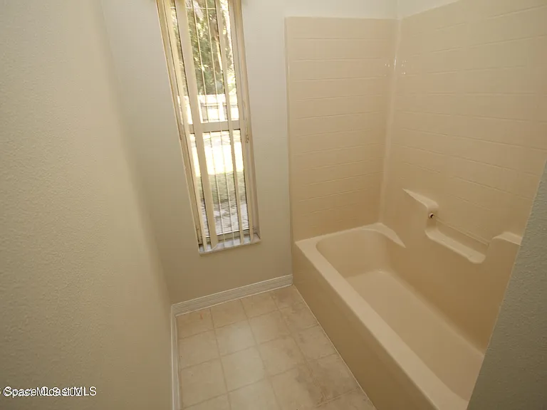1266 Buffing Cir SE — Photo 8