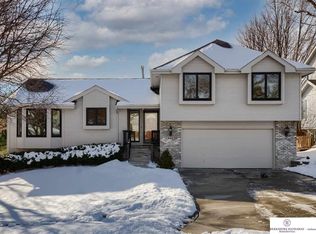 16003 Davenport St, Omaha, NE 68118