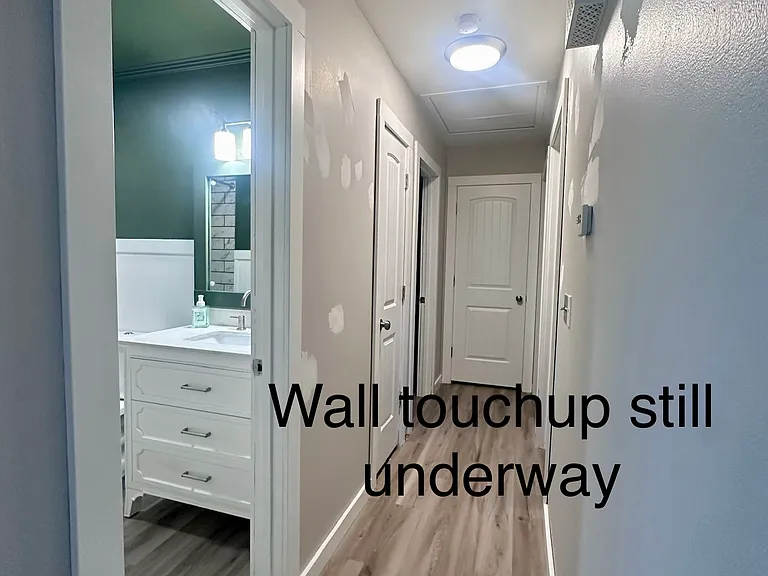 2437 S Kings Ave — Photo 17