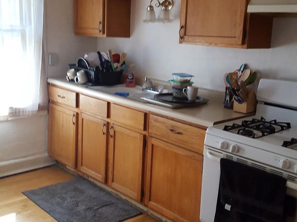 1st image of 3420 N Oakland Ave Floor 1