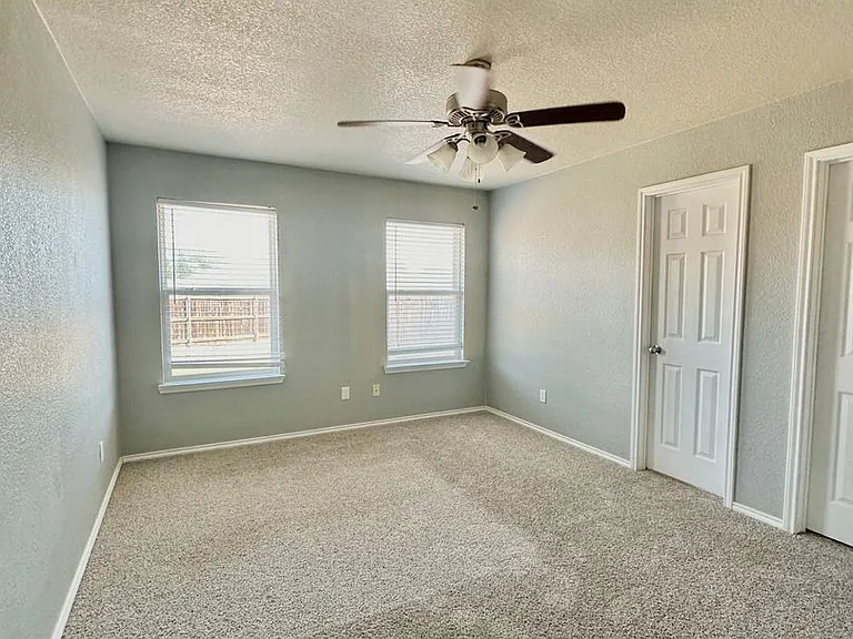 2315 Windy Cir — Photo 7