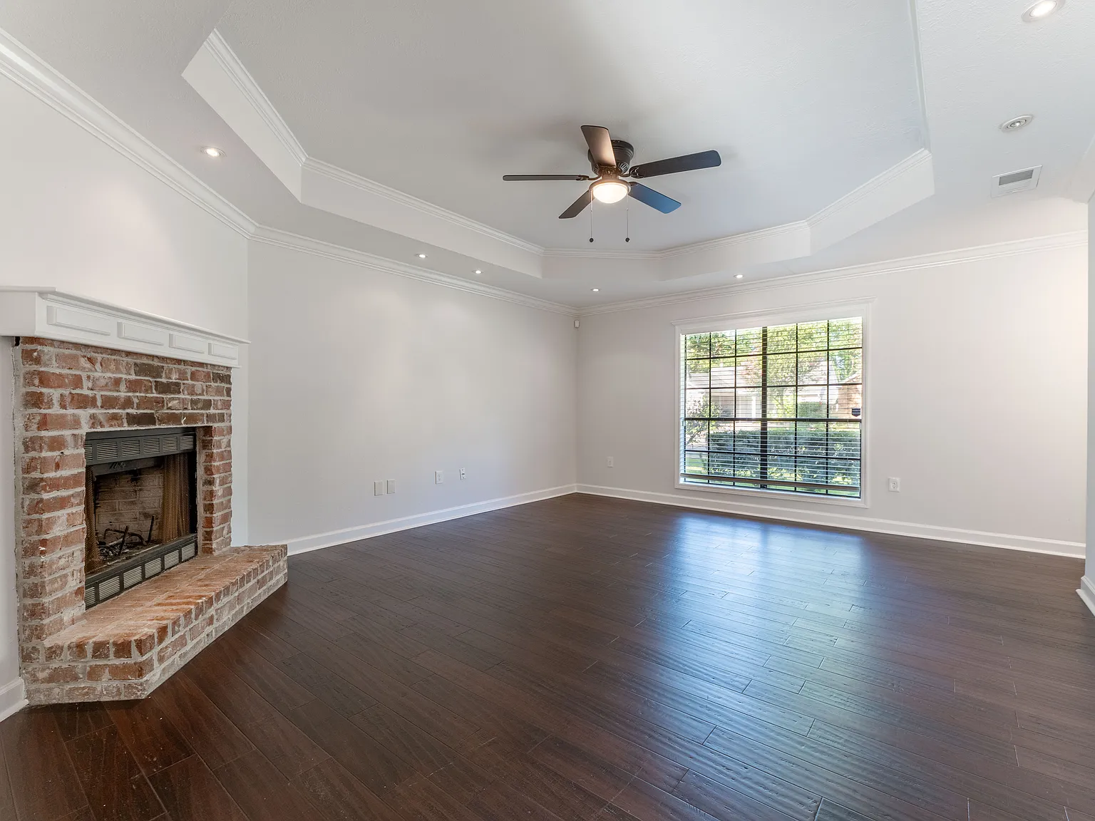 3 bed, 1418 sqft, $1,900 — Photo 3