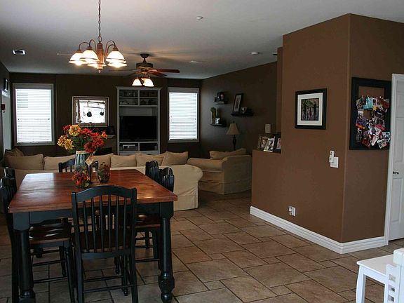 Family Room/ Eating Area