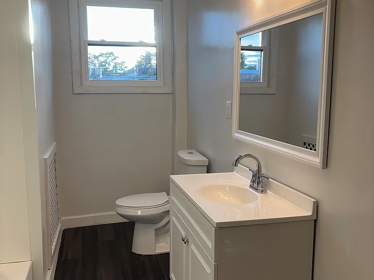 2400 Fleet St #B — Photo 12