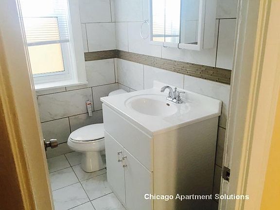 5th image of 2217 W Highland Ave APT Gdn