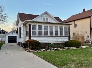 2625 4th St, Peru, IL 61354