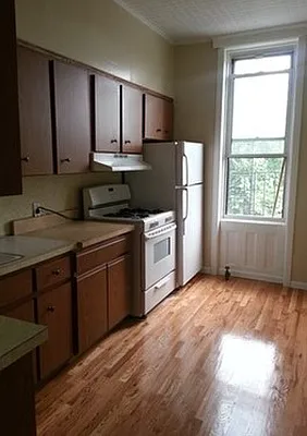 Rented by MCR Realty | media 22