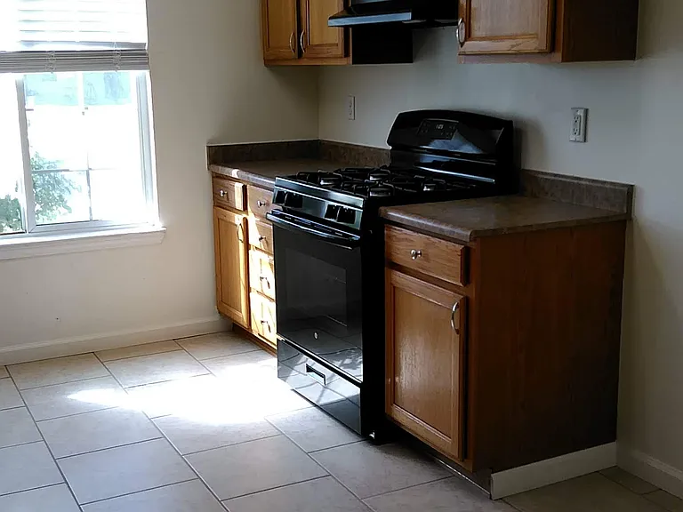 2146 Blossom Ave — Photo 6