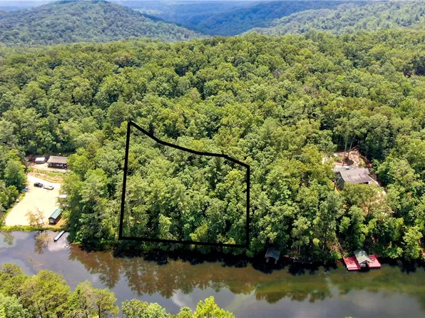 510 Lisa Ln, Mountain Rest, SC 29664