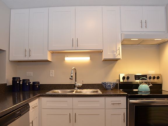 5th image of 9424 Kelvin Ln APT 3282