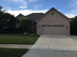 17357 Lorraine Dr, Macomb, MI
