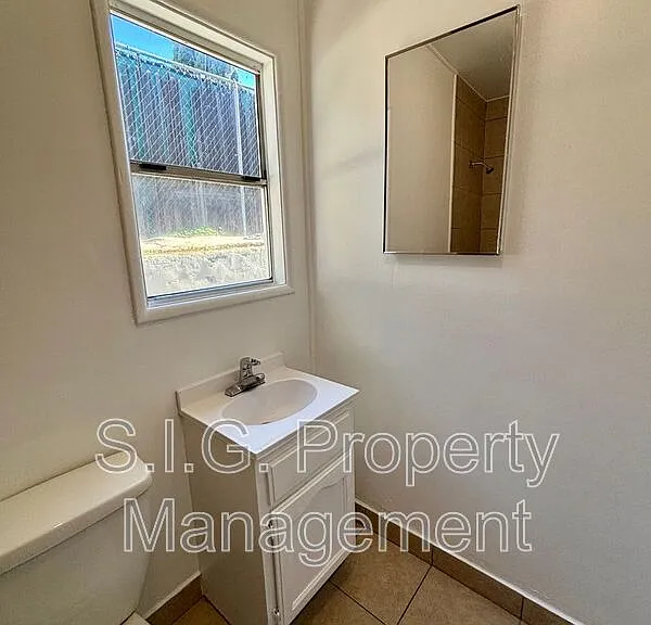 10156 1/4 Helendale Ave — Photo 9