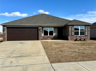 2705 Trout St, Pea Ridge, AR 72751