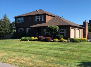 9407 Hawkeye Dr, Brewerton, NY 13029