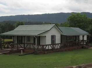 284 Poplar St, Benton, TN 37307