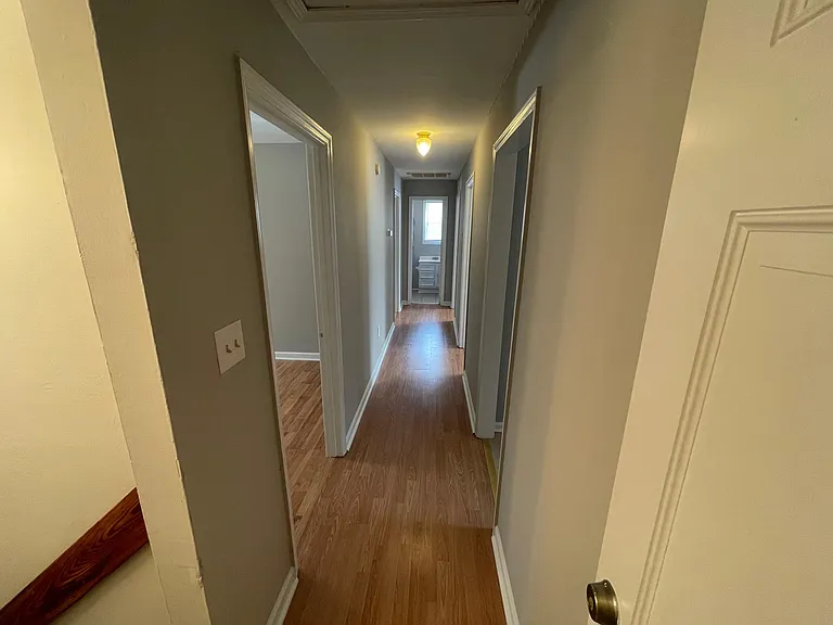 552 Pulaski St — Photo 44