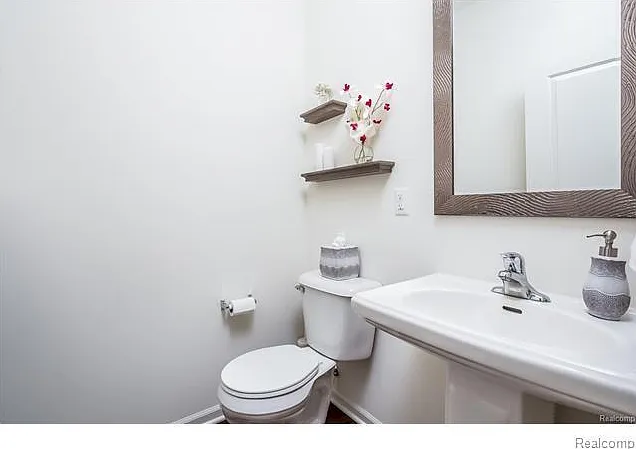 3070 Kilmer Dr — Photo 13