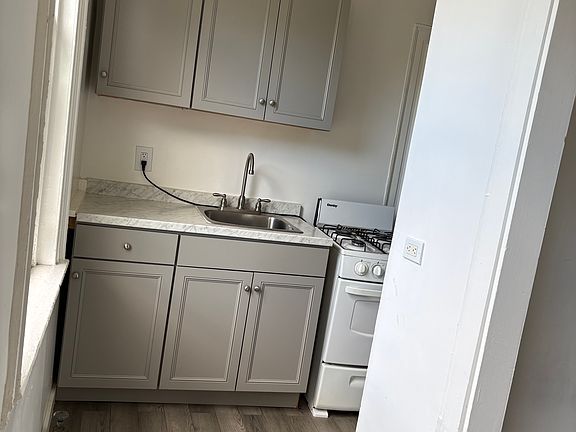 4th image of 104 E Main St #8