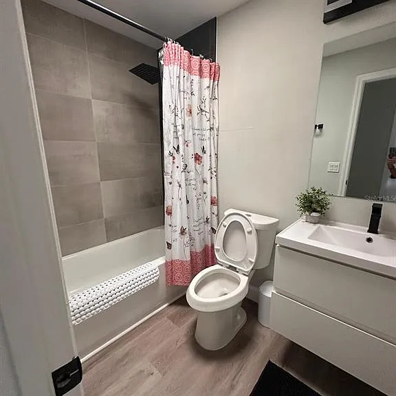 802 Gregory Ln — Photo 12