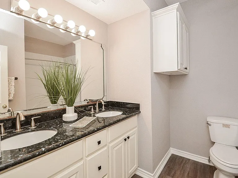 2255 Braeswood Park Dr #195 — Photo 23