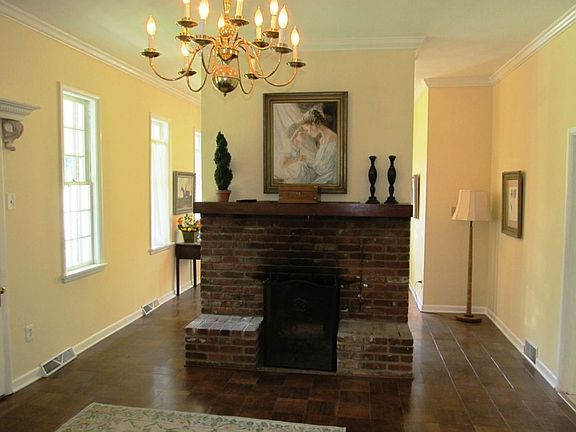 Wood burn fireplace,wood fl.